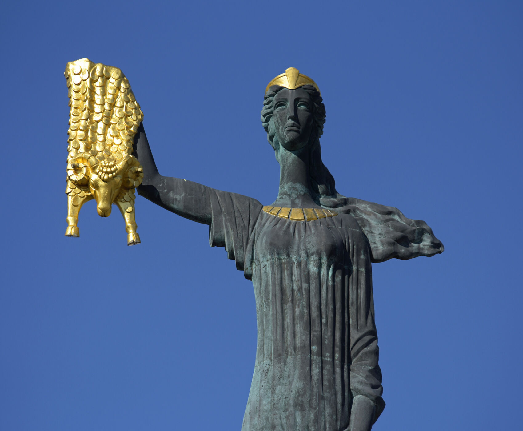 UÇAKLI VAN KARS KARADENİZ BATUM  TURU