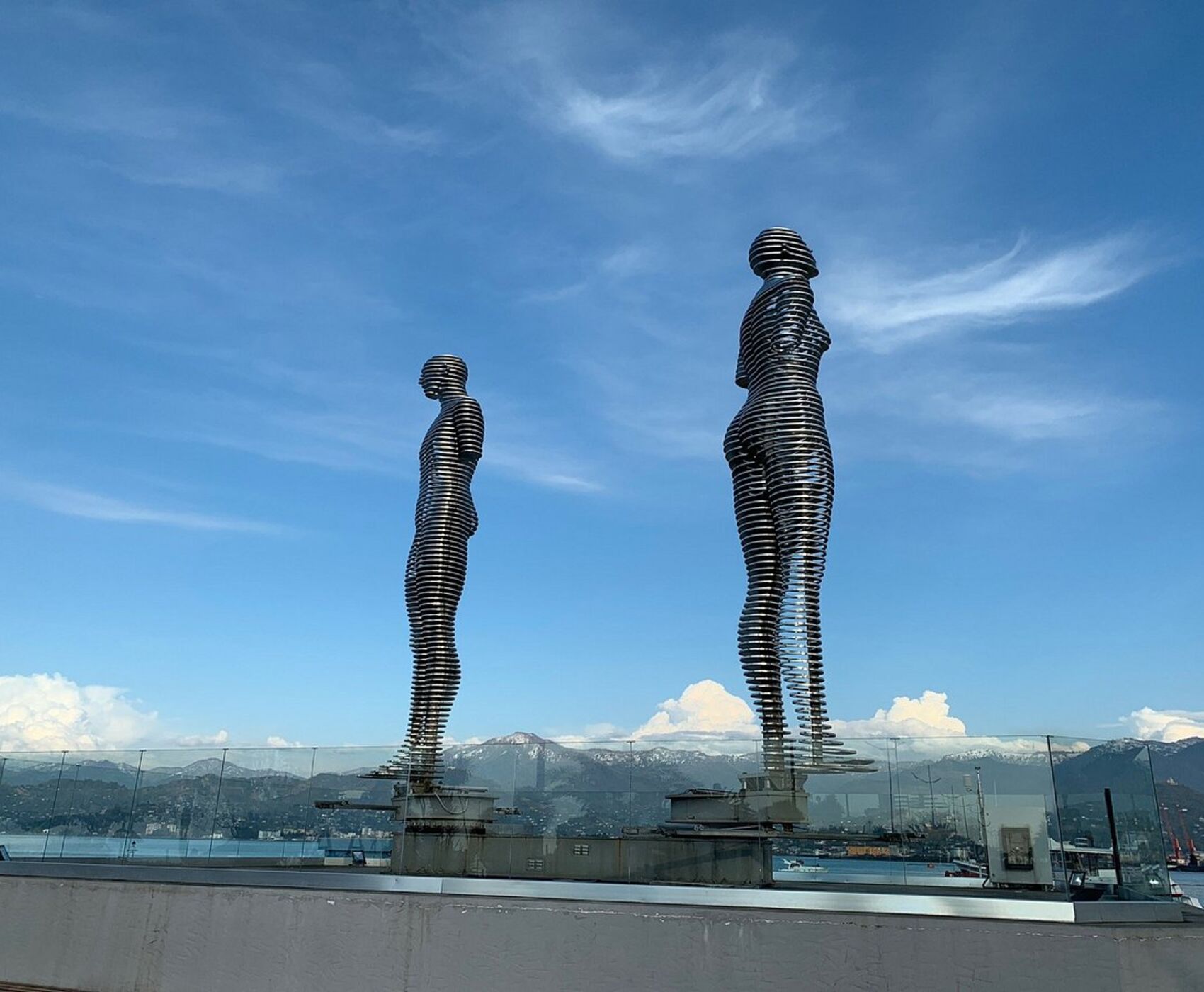 UÇAKLI VAN KARS KARADENİZ BATUM  TURU