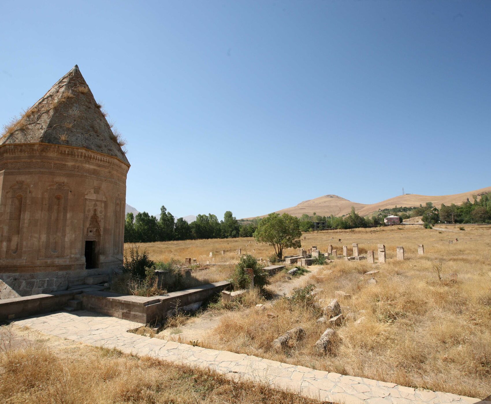 UÇAKLI VAN KARS KARADENİZ BATUM  TURU