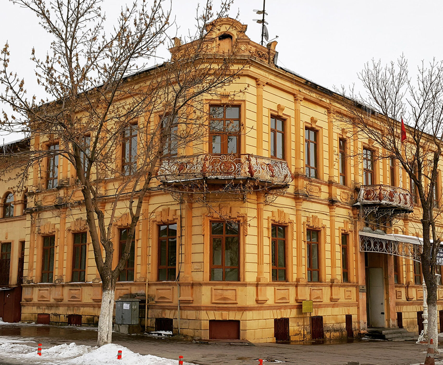 UÇAKLI VAN KARS KARADENİZ BATUM  TURU