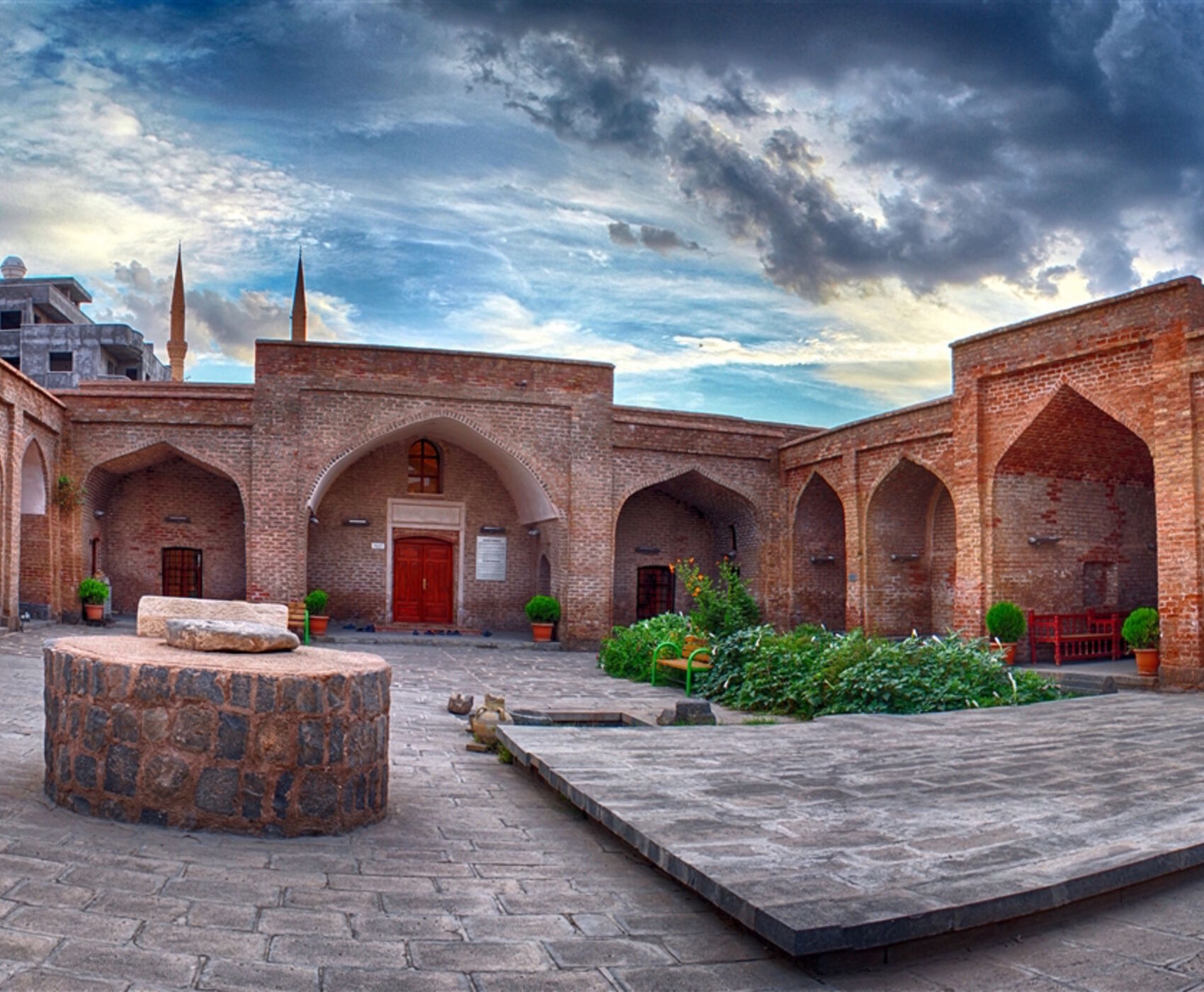 UÇAKLI VAN BAŞKALE YÜKSEKOVA HAKKARİ ŞIRNAK CİZRE DİYARBAKIR