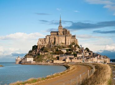 Elit Normandiya, Loire Vadisi Şatolar Paris Turu Air France HY ile 5 Gece Ekstra Turlar Dahil