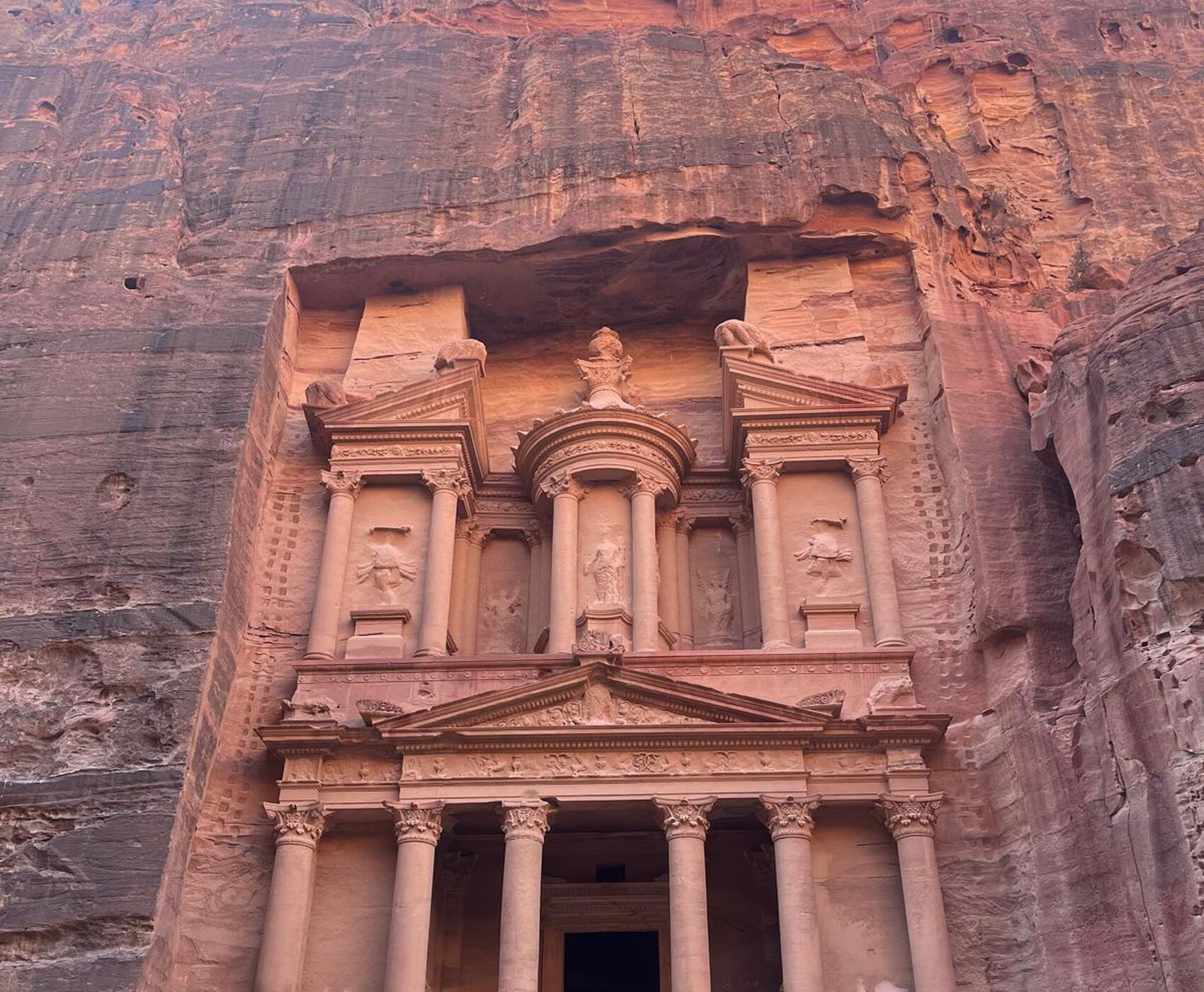 İSTANBUL ÇIKIŞLI VİZESİZ HER ŞEY DAHİL BAŞTAN BAŞA ÜRDÜN KEŞİF TURU