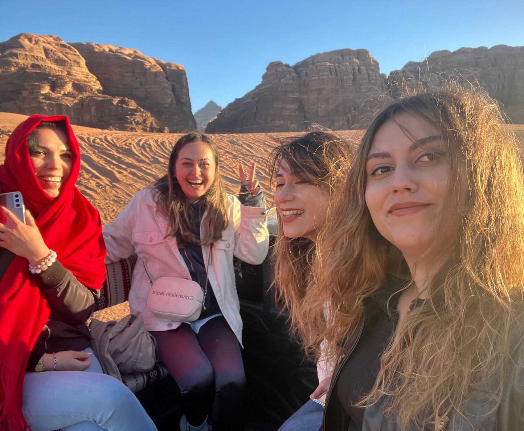 İSTANBUL ÇIKIŞLI VİZESİZ HER ŞEY DAHİL BAŞTAN BAŞA ÜRDÜN KEŞİF TURU