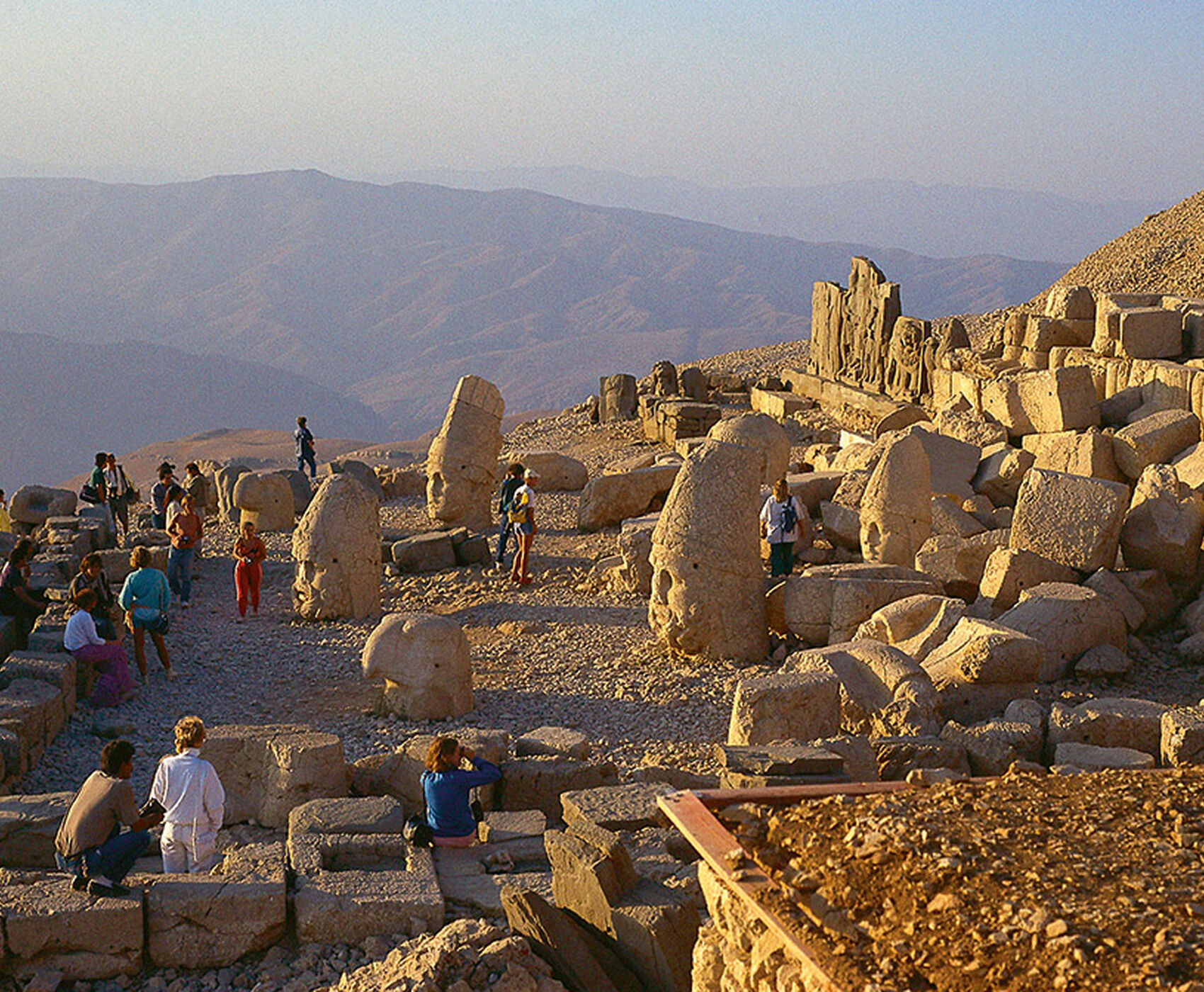 UÇAKLI  MARDİN - MİDYAT TURU